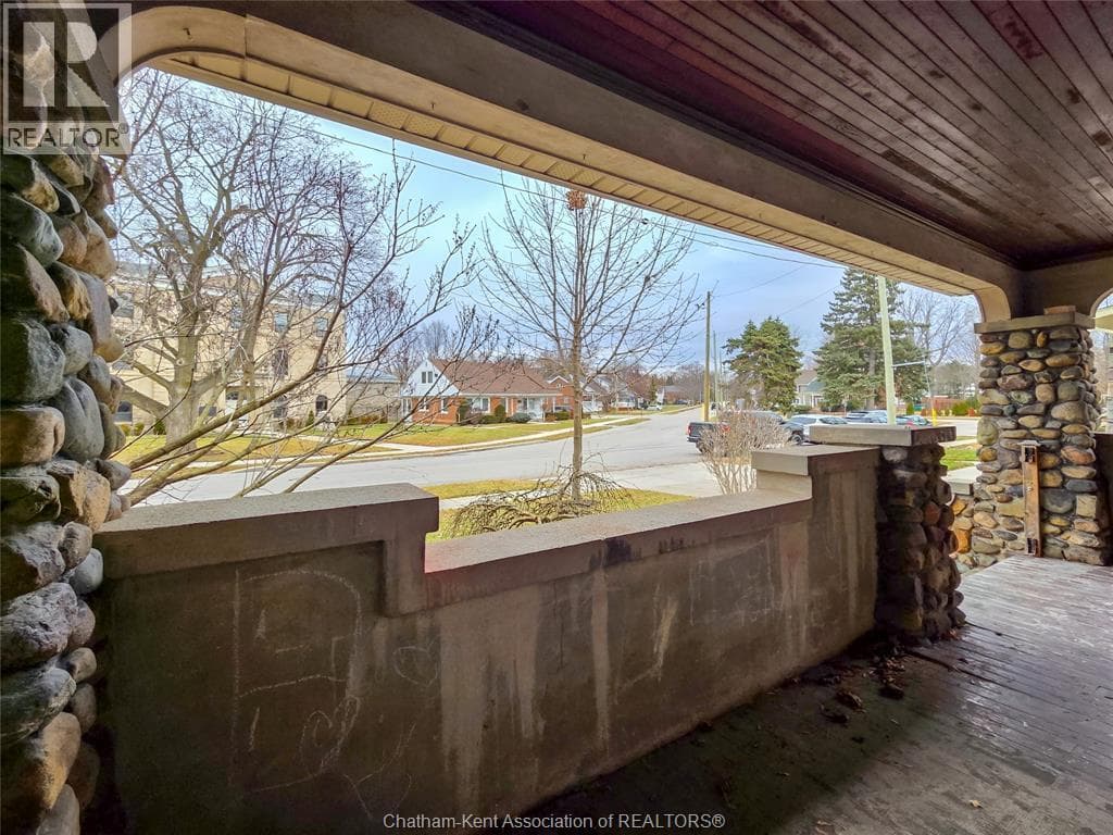 90 Stanley AVENUE, Chatham Kent — photo 5