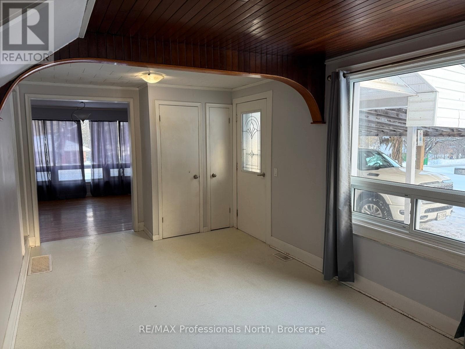 1092 PIONEER ROAD — photo 5