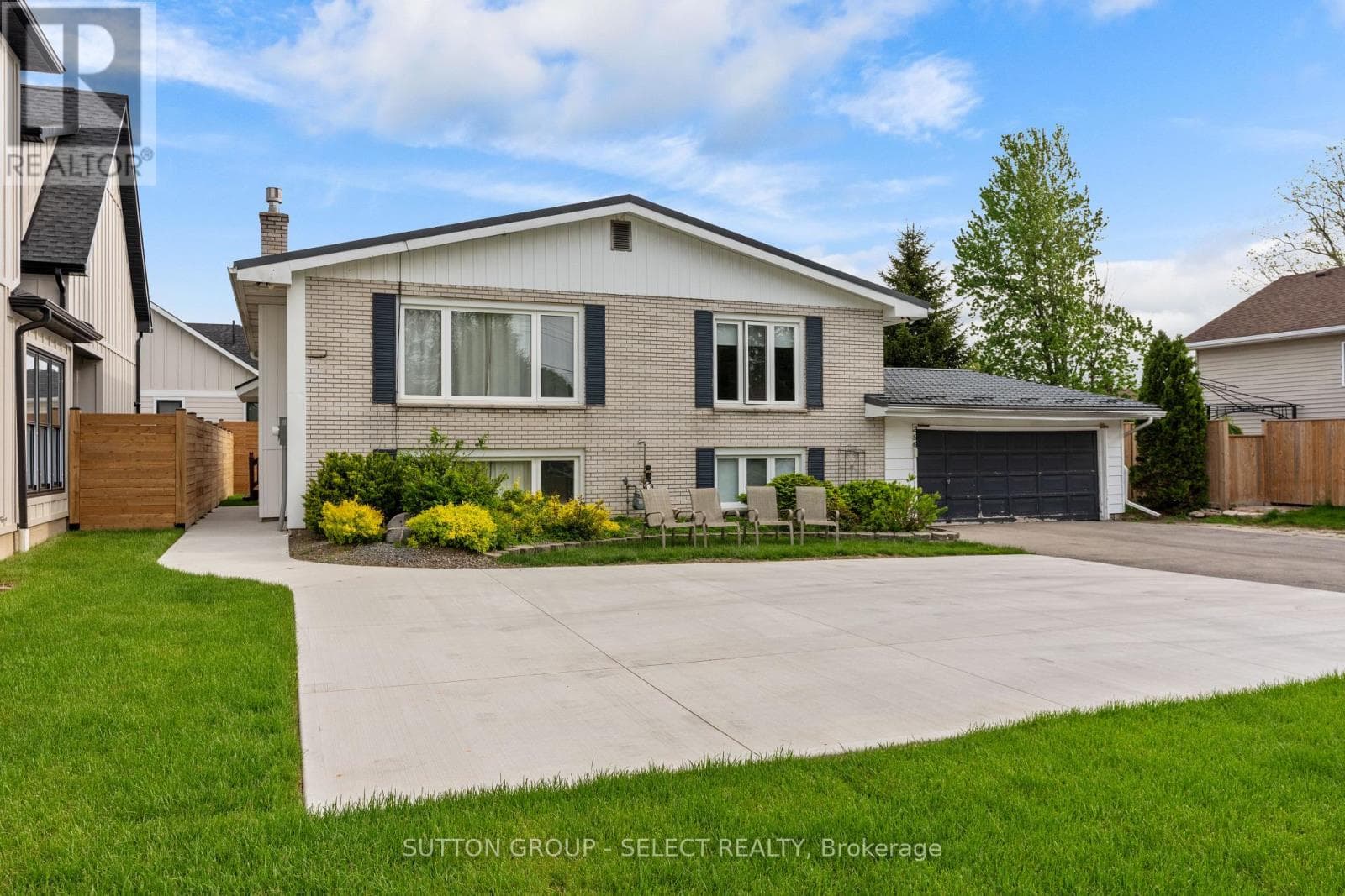 296 HURON STREET WEST in 