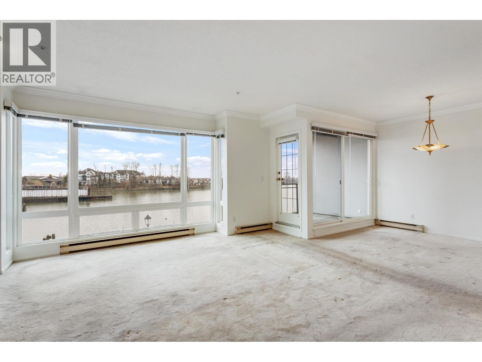 305 8 LAGUNA COURT — photo 4