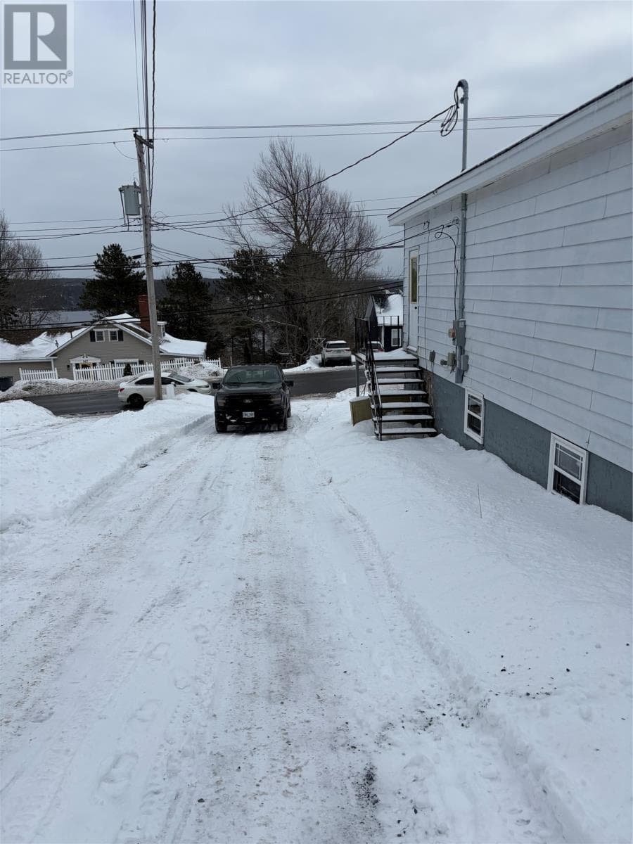 138 MEMORIAL DRIVE — photo 2