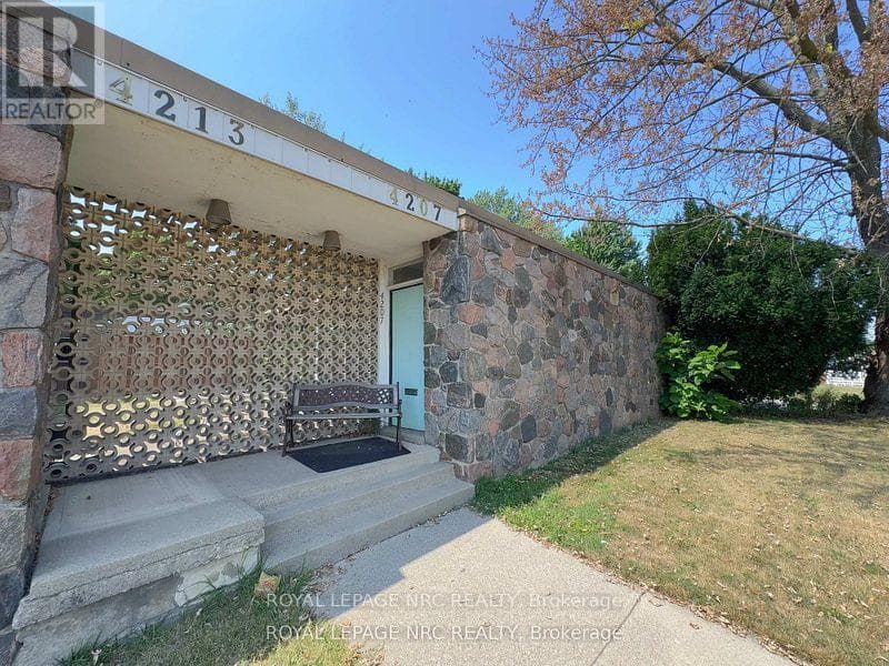 4213/4207 DRUMMOND ROAD — photo 3