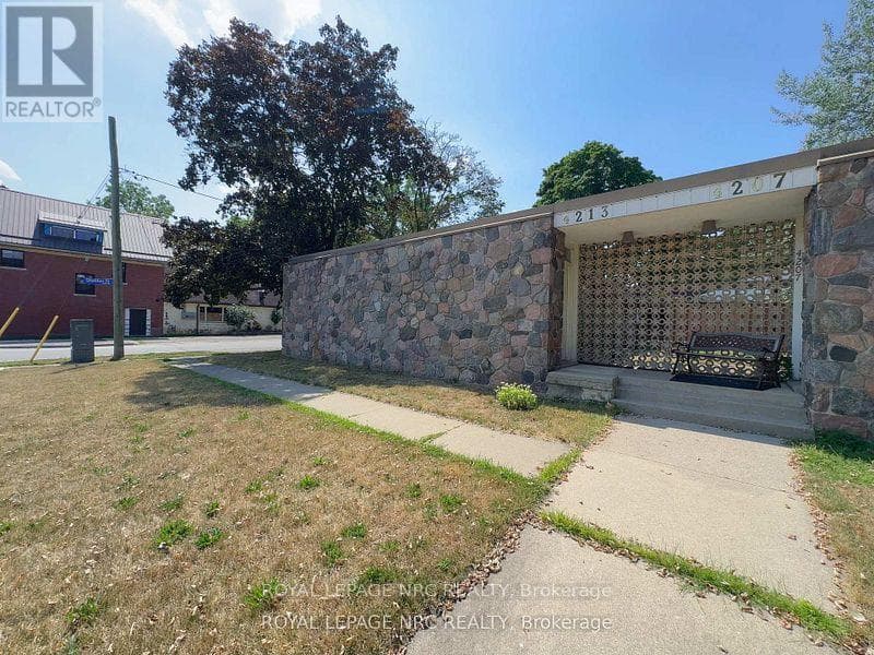 4213/4207 DRUMMOND ROAD — photo 4