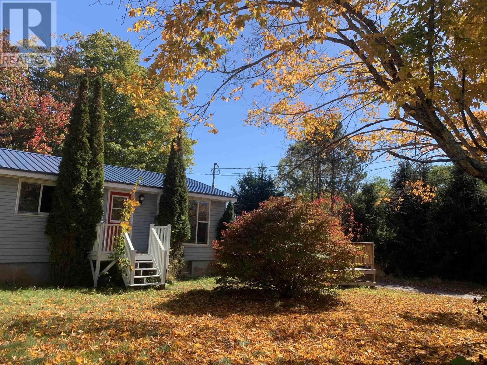 3 ALEXANDER CRESCENT in 