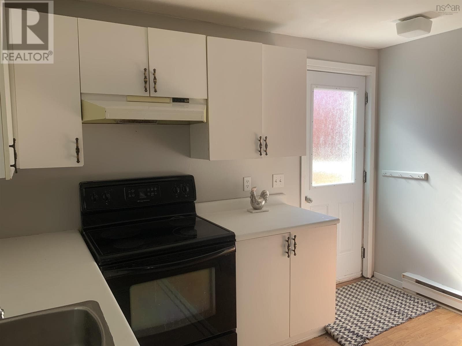 3 ALEXANDER CRESCENT — photo 3