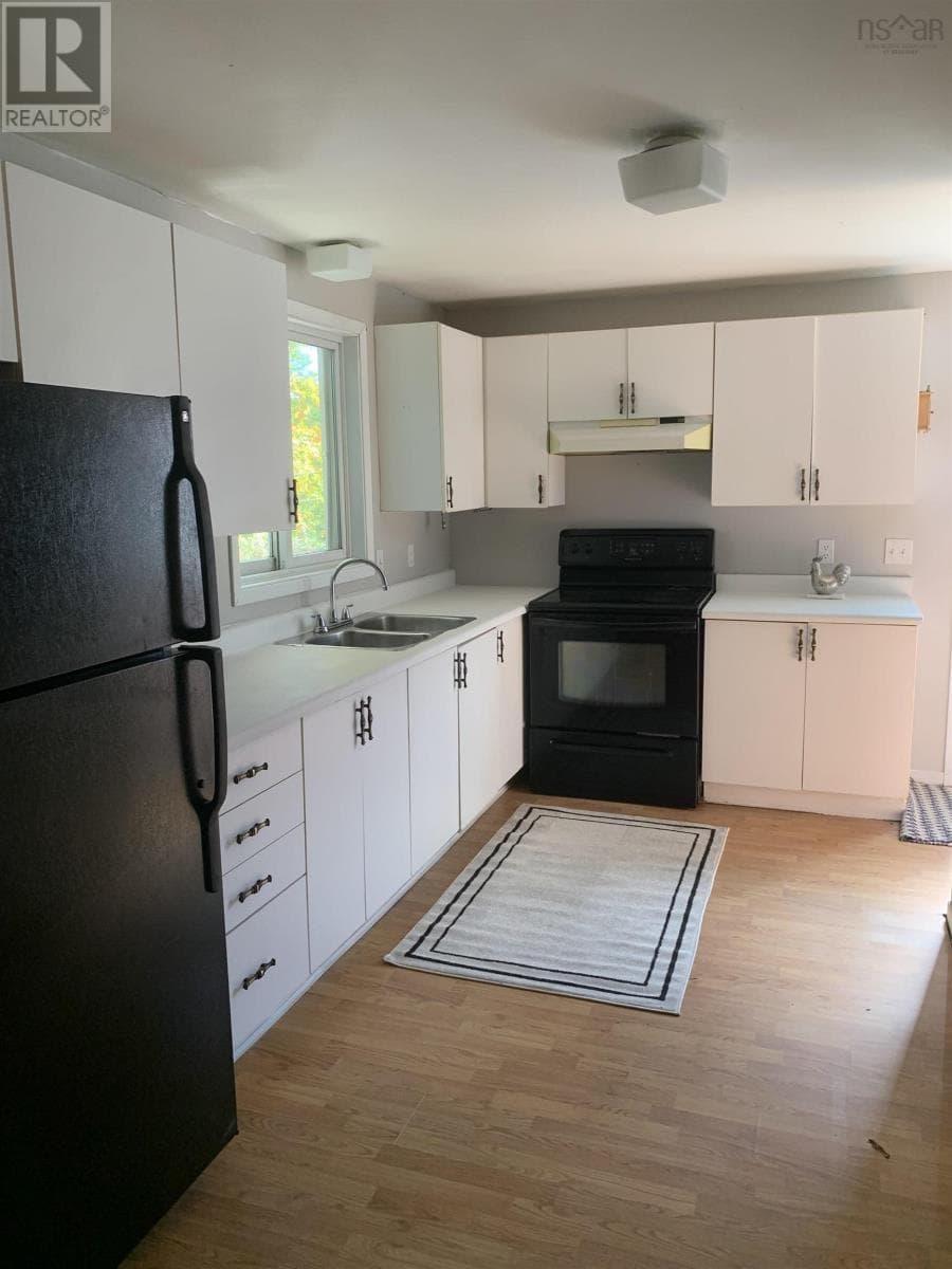3 ALEXANDER CRESCENT — photo 4
