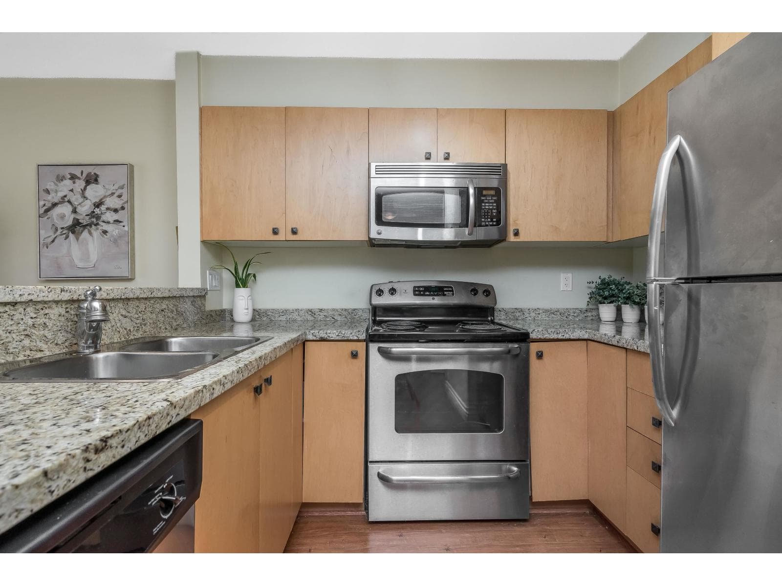 412 8717 160 STREET, Fraser Valley — photo 3