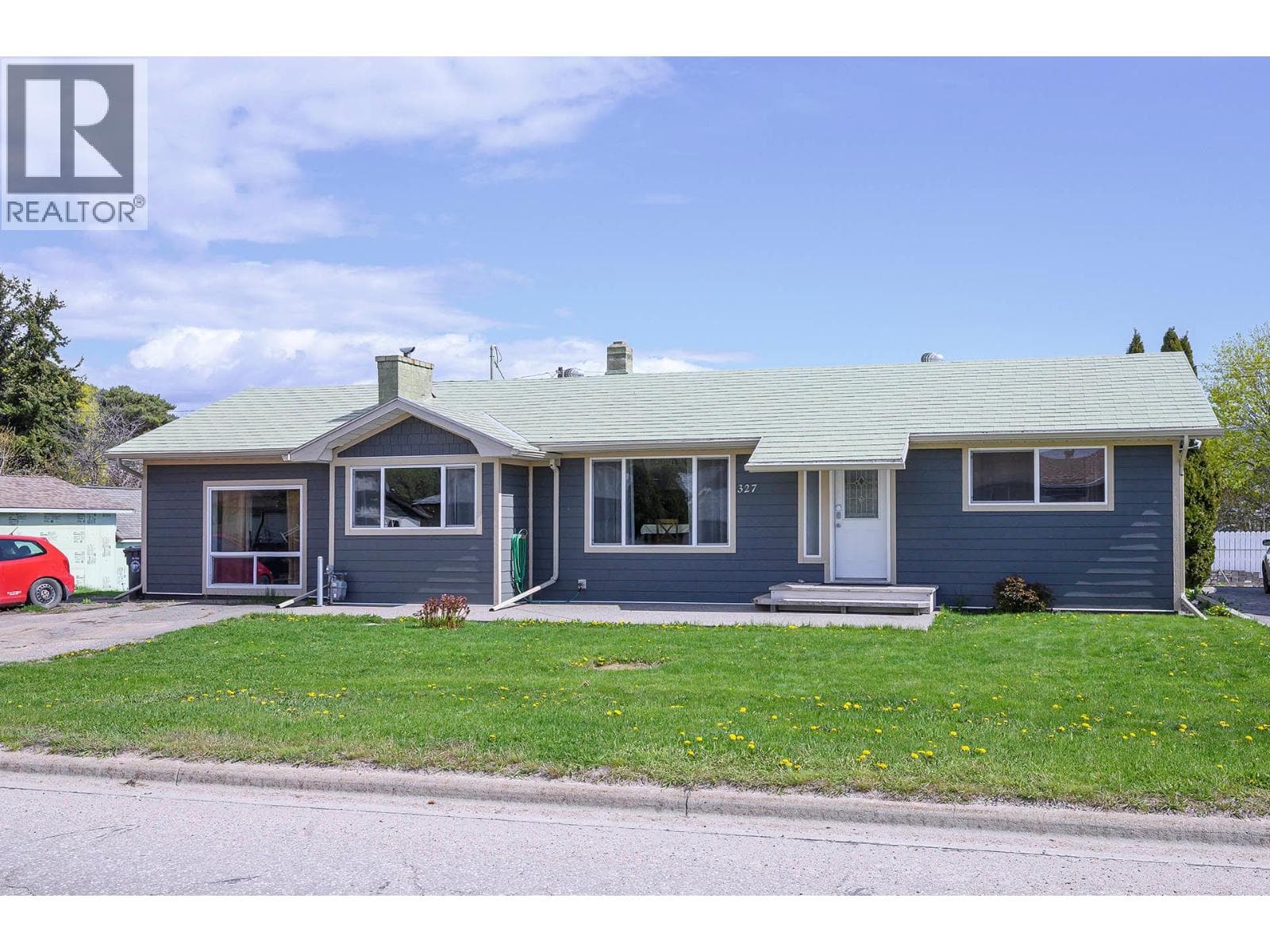 327 PINE STREET — photo 3