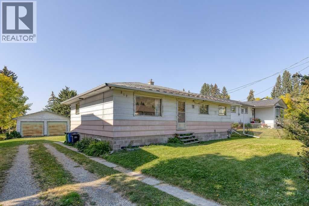 217 ROSS AVENUE, Calgary — photo 2
