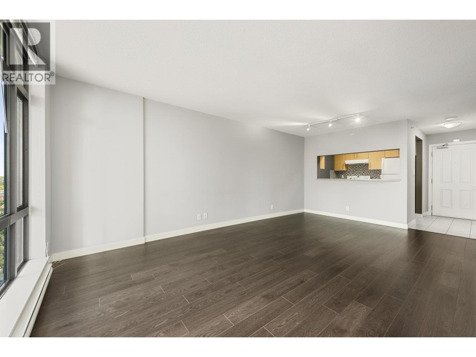 1203 3660 VANNESS AVENUE — photo 4