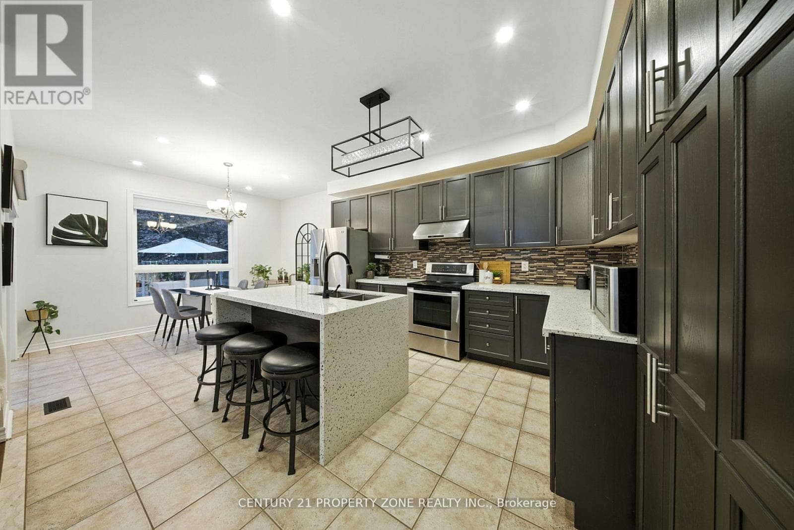 652 TULLY CRESCENT — photo 4