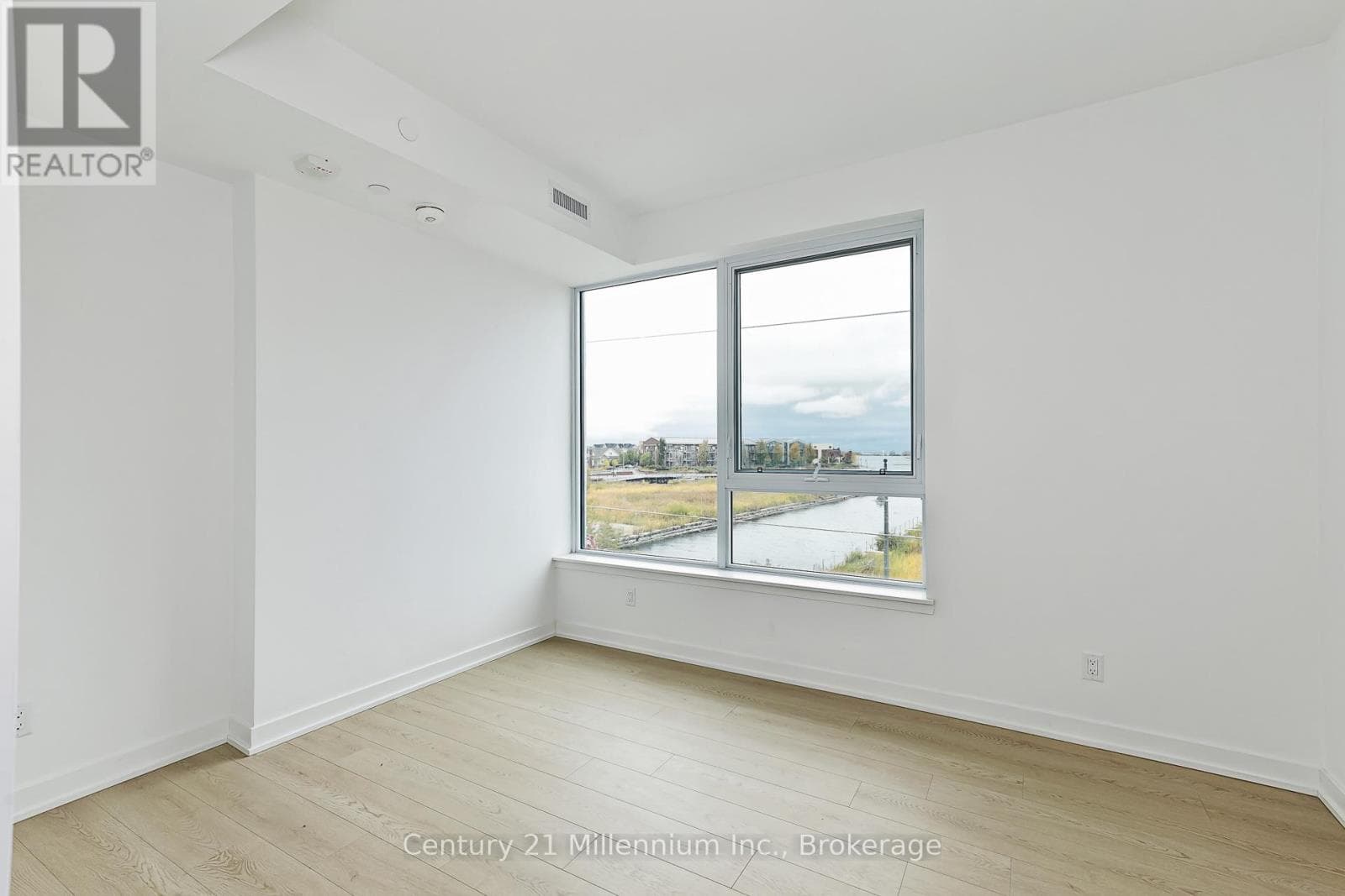 223 - 31 HURON STREET — photo 5