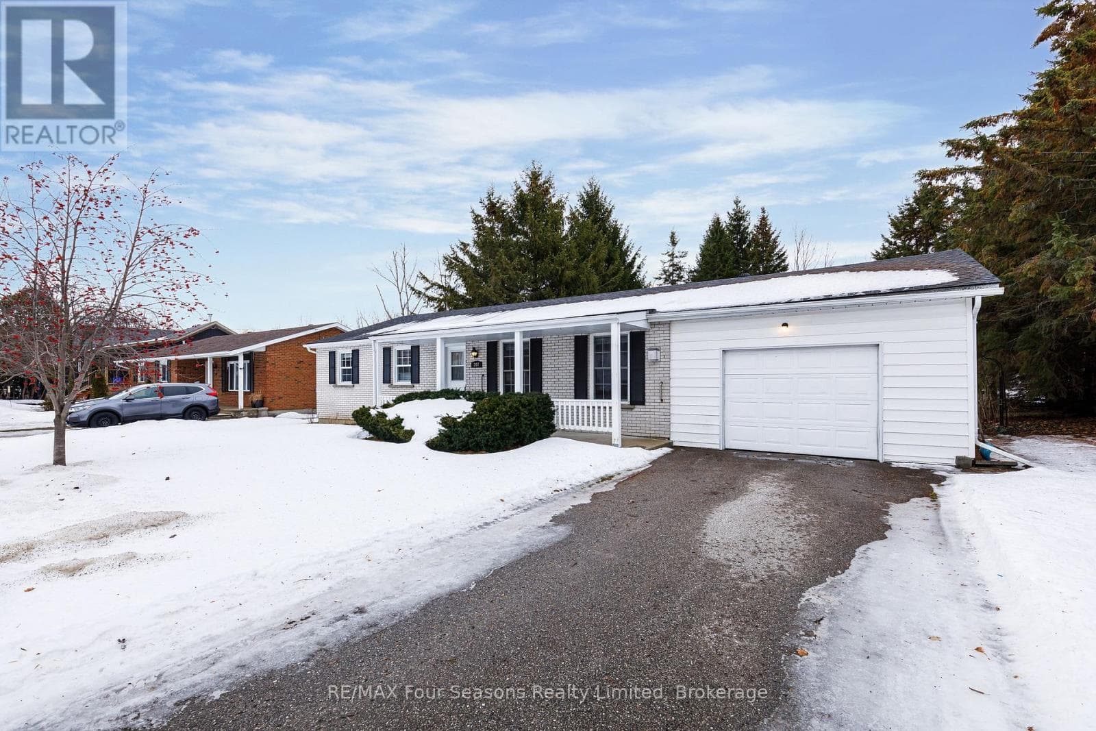 207 CHRISTOPHER STREET — photo 4