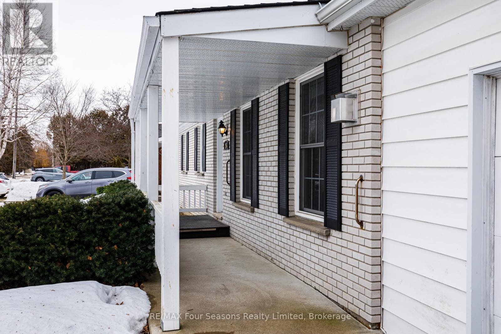 207 CHRISTOPHER STREET — photo 5