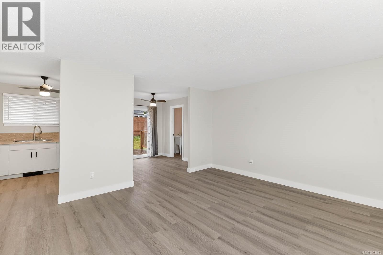 4575 Arrowsmith Rd — photo 5