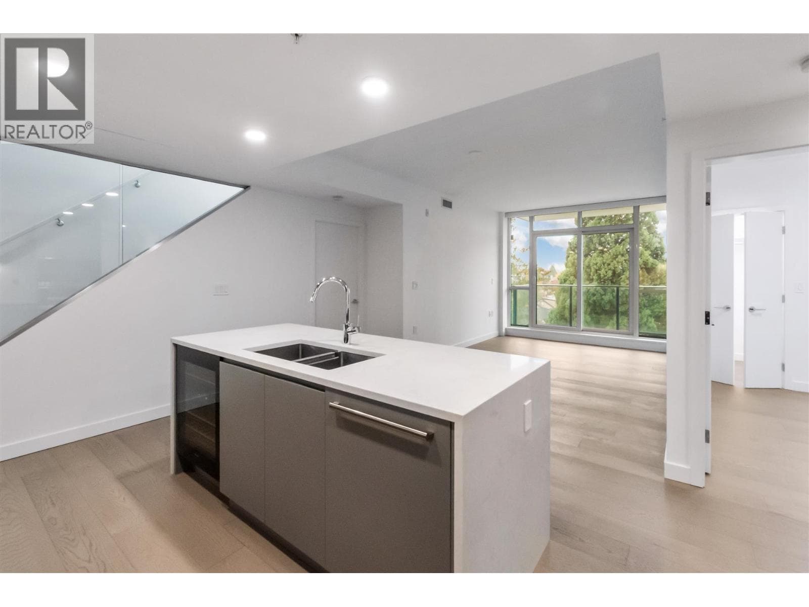601 4240 CAMBIE STREET — photo 5