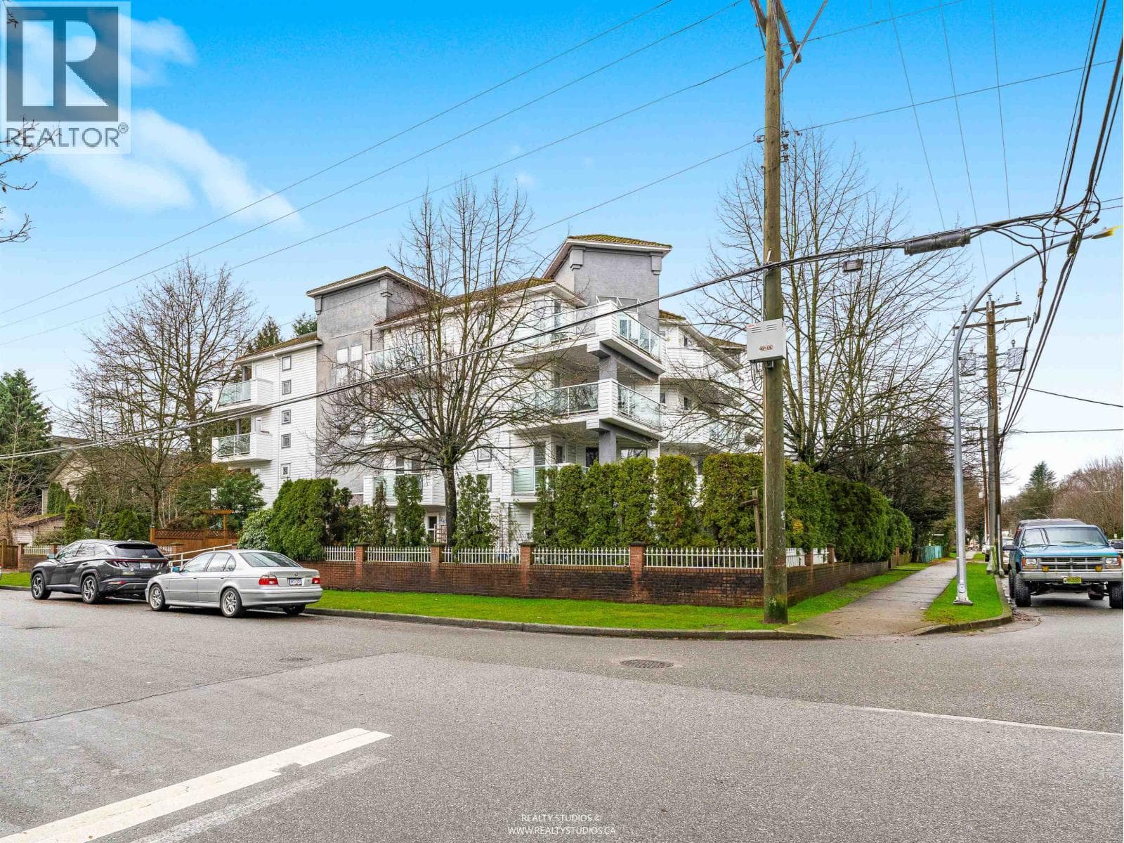 402 2983 CAMBRIDGE STREET in Port Coquitlam