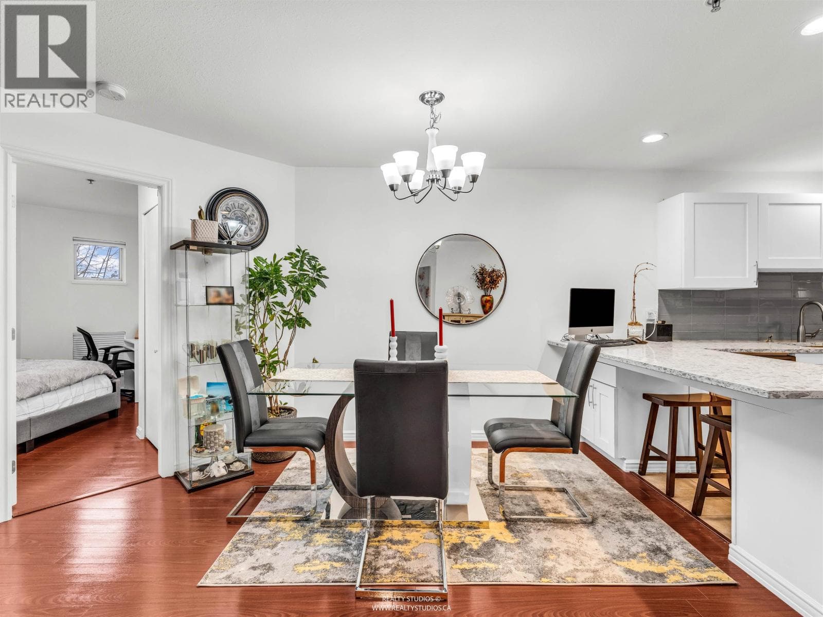 402 2983 CAMBRIDGE STREET — photo 5