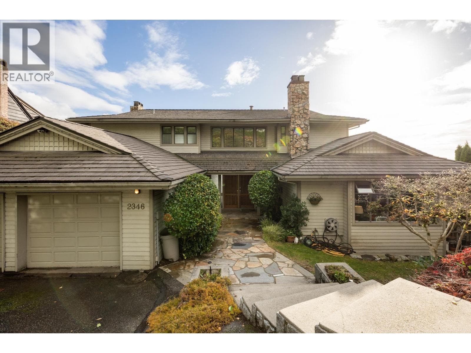 2346 WESTHILL DRIVE — photo 2