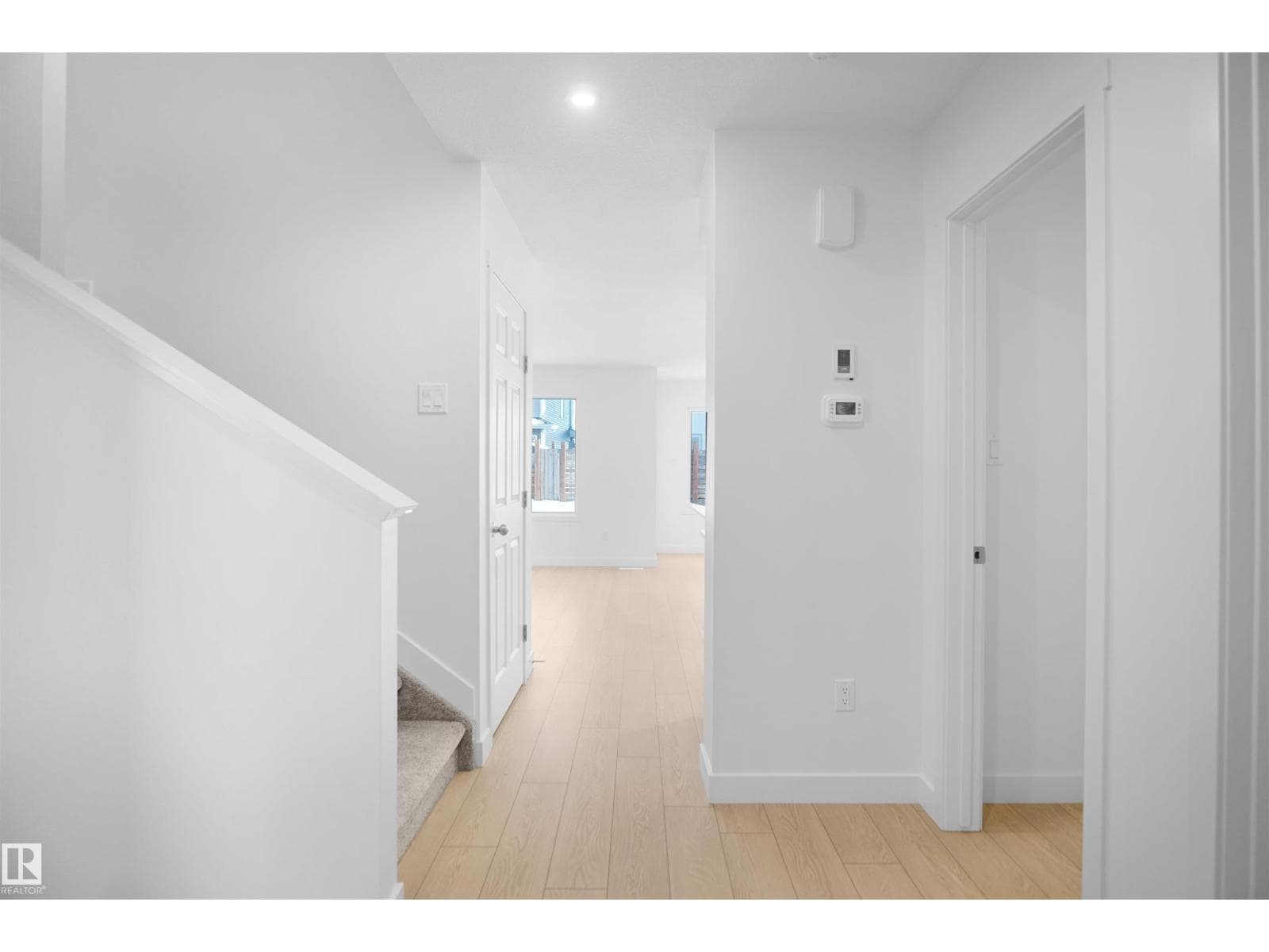 21 Emmett WY, Edmonton — photo 4