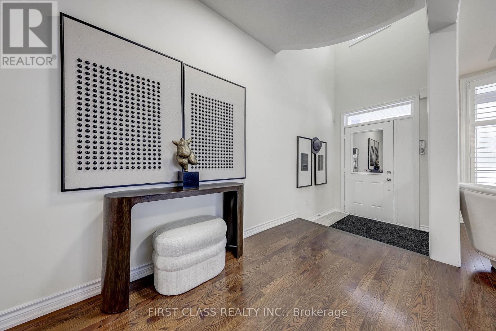 2 JAMES PARROTT AVENUE — photo 2