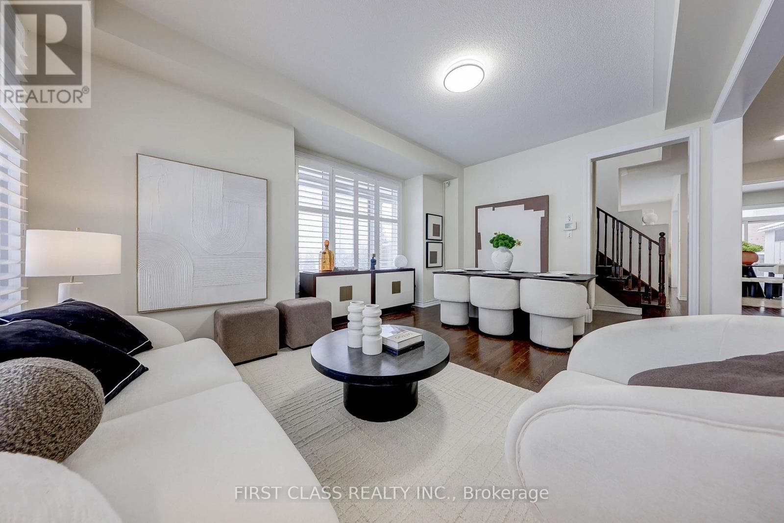 2 JAMES PARROTT AVENUE — photo 3