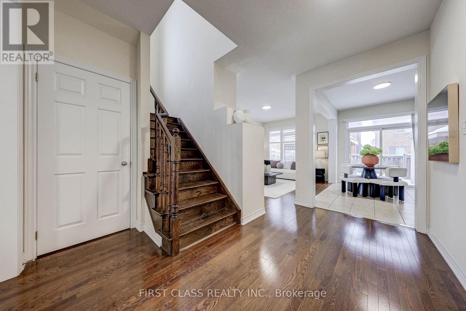 2 JAMES PARROTT AVENUE — photo 5