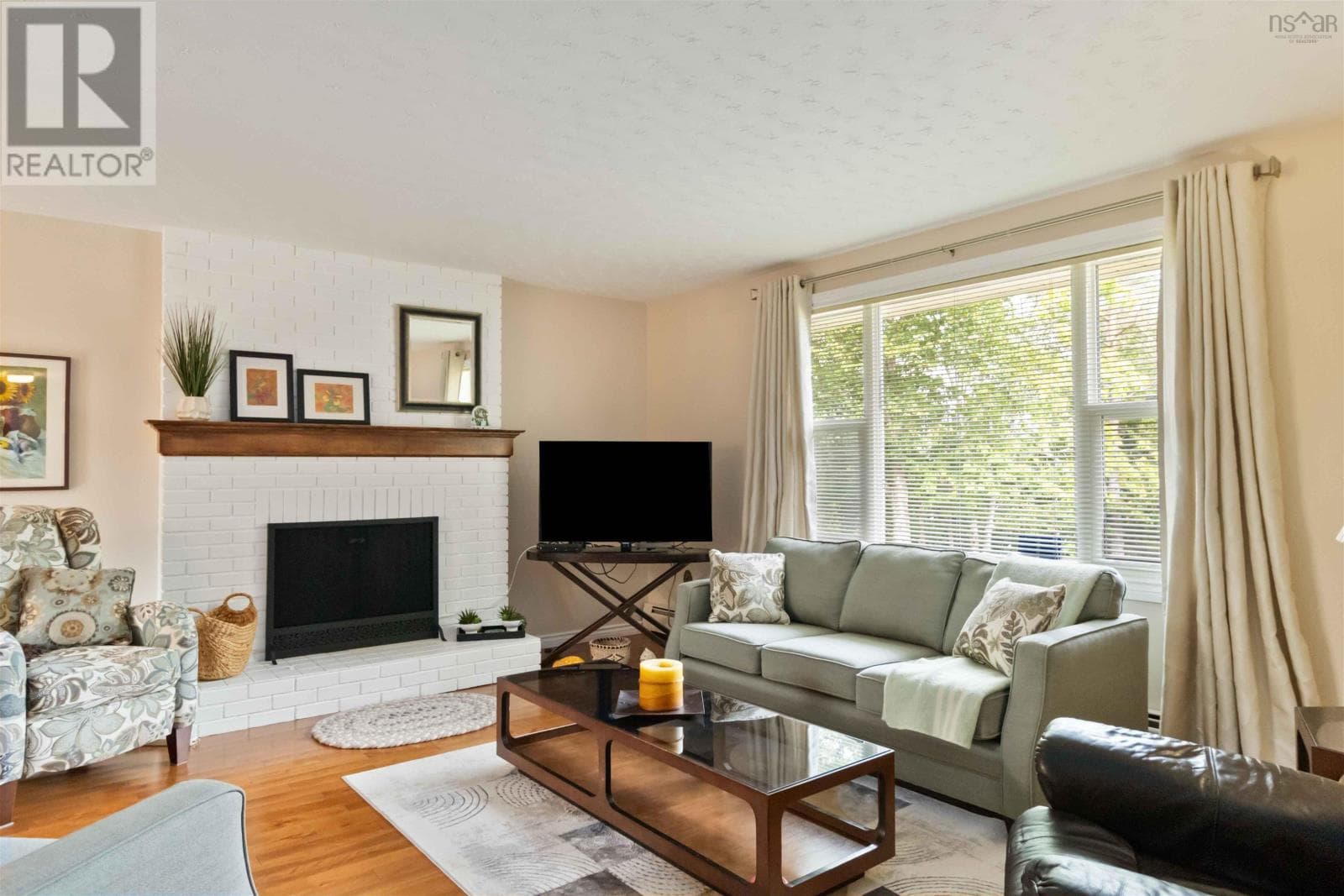 1 PATRICIA PLAZA — photo 4