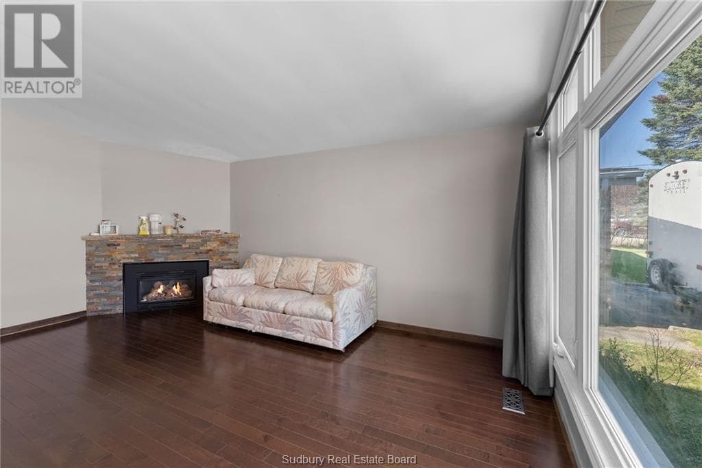 176 STRATHMERE COURT — photo 5