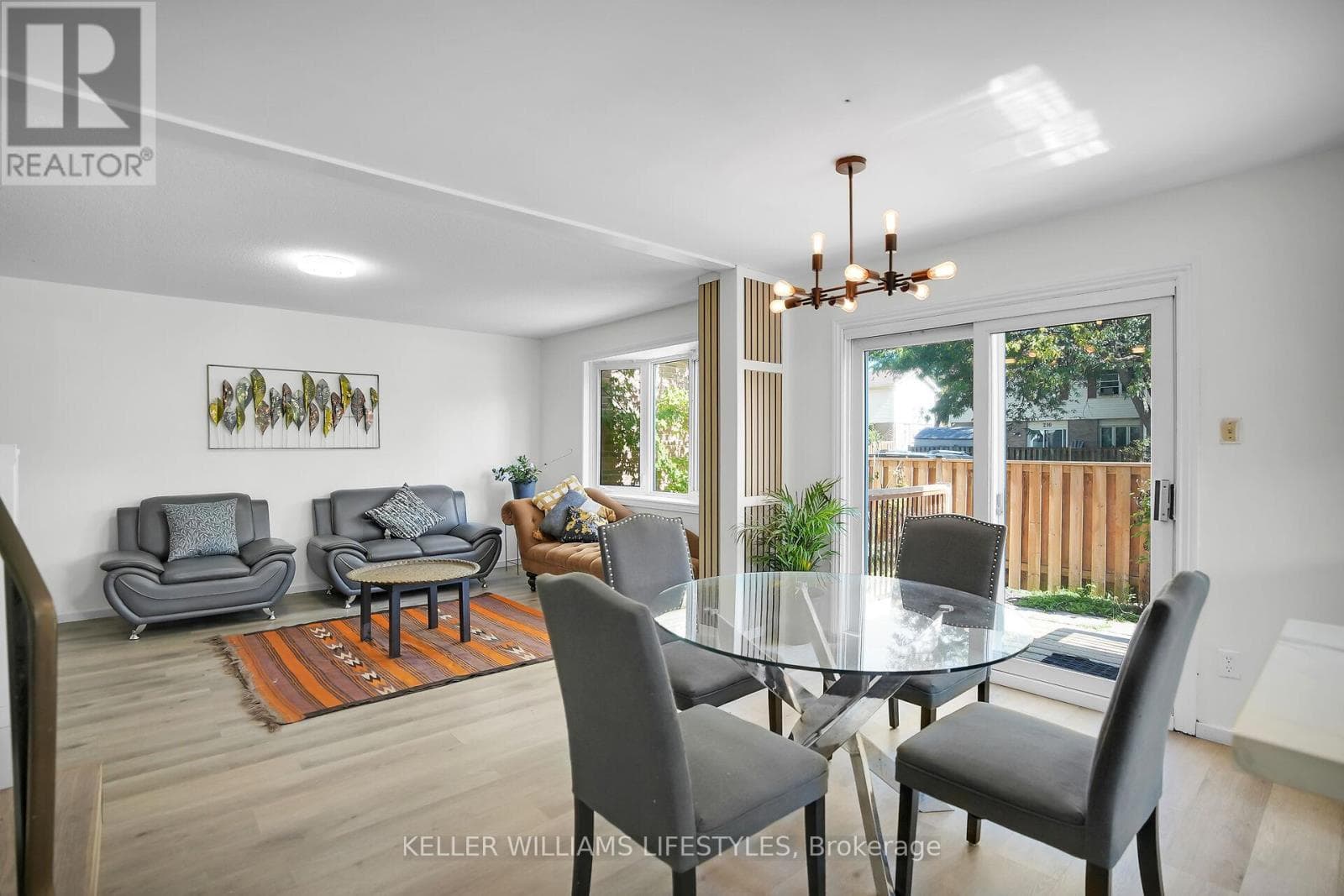 4 - 230 CLARKE ROAD in Argyle