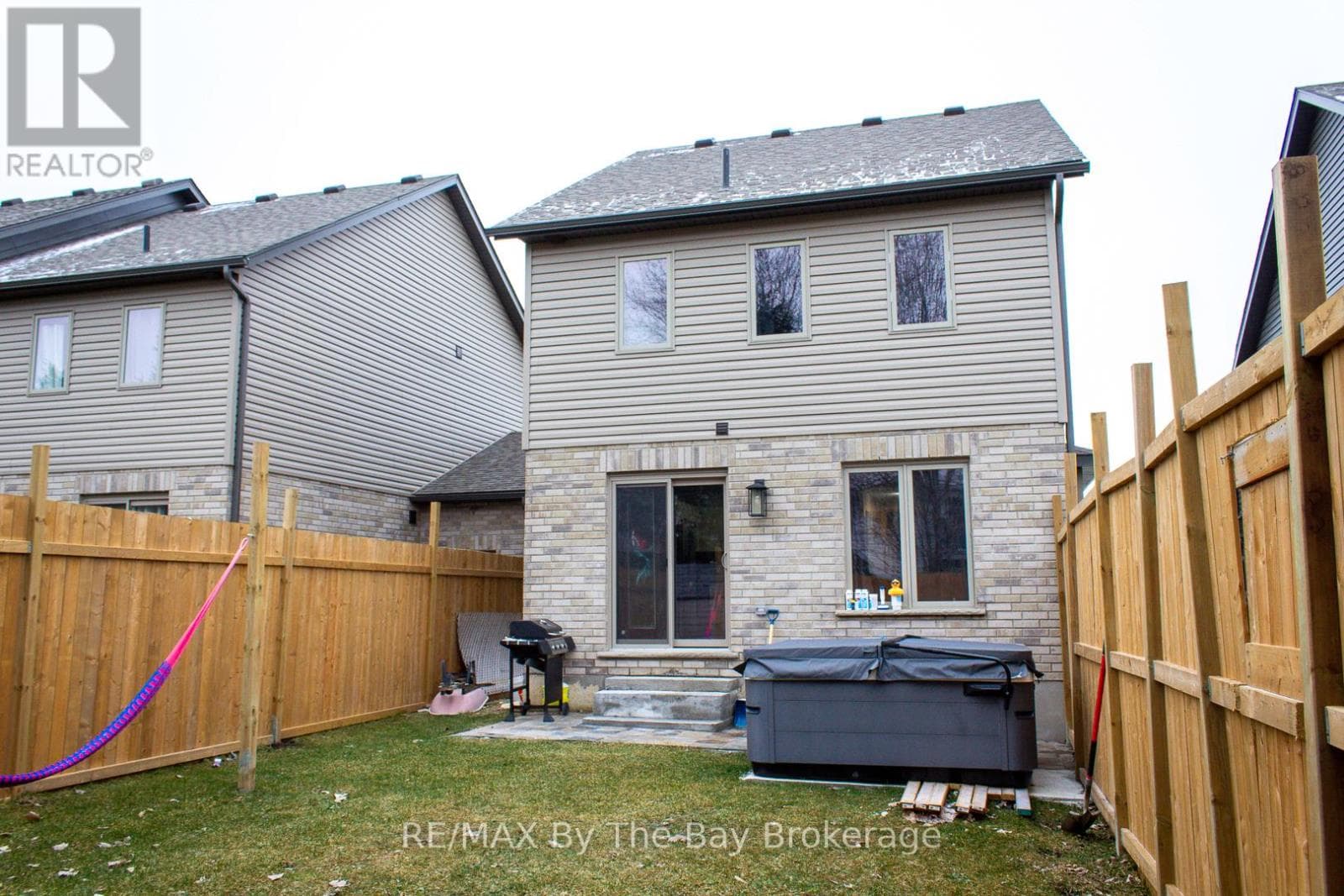 131 STONEBROOK WAY — photo 3