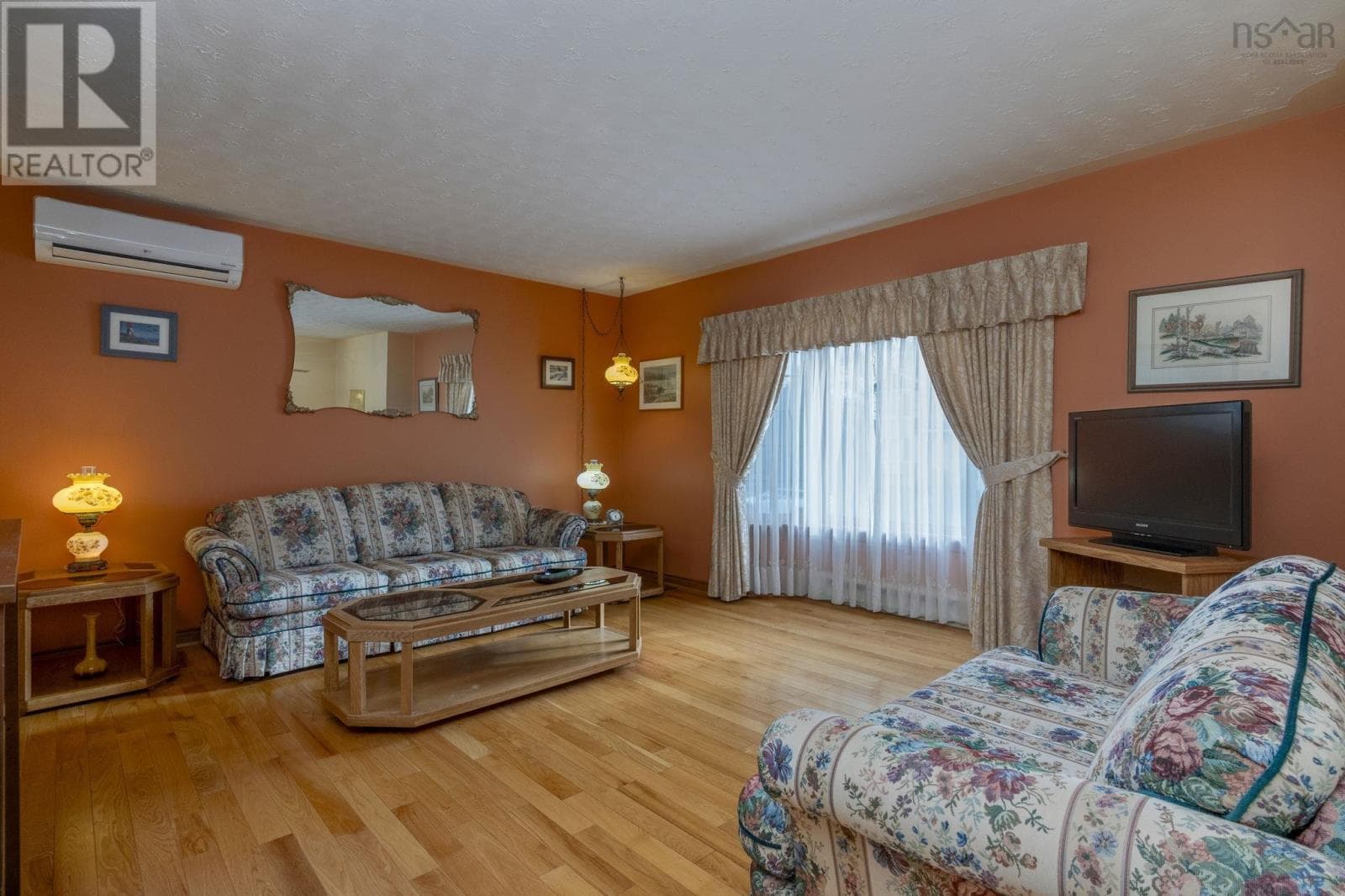 13 P THOMAS DRIVE — photo 3