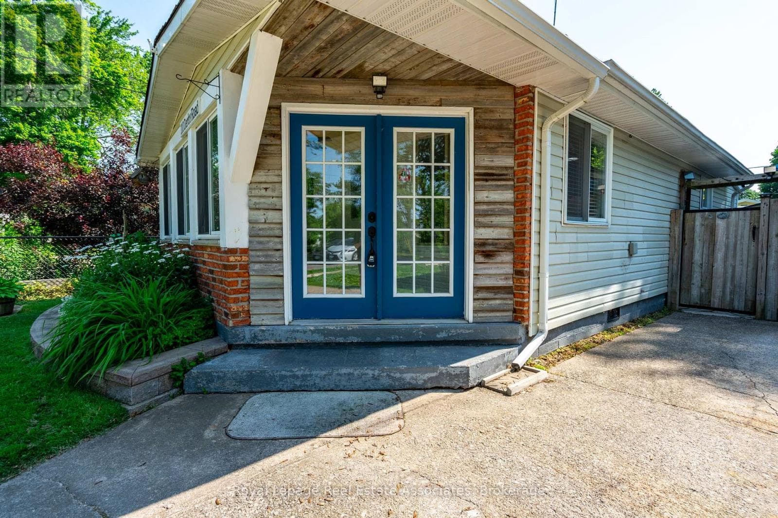110 DERBY ROAD — photo 4