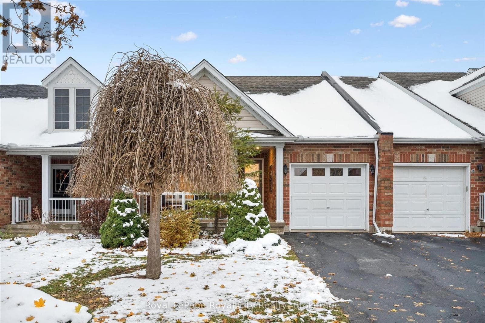 92 SCHRODER CRESCENT — photo 2
