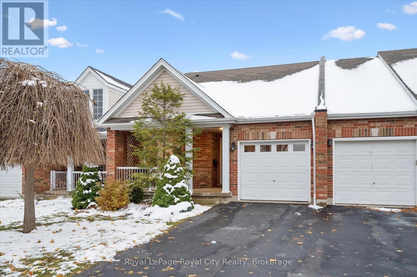 92 SCHRODER CRESCENT — photo 3