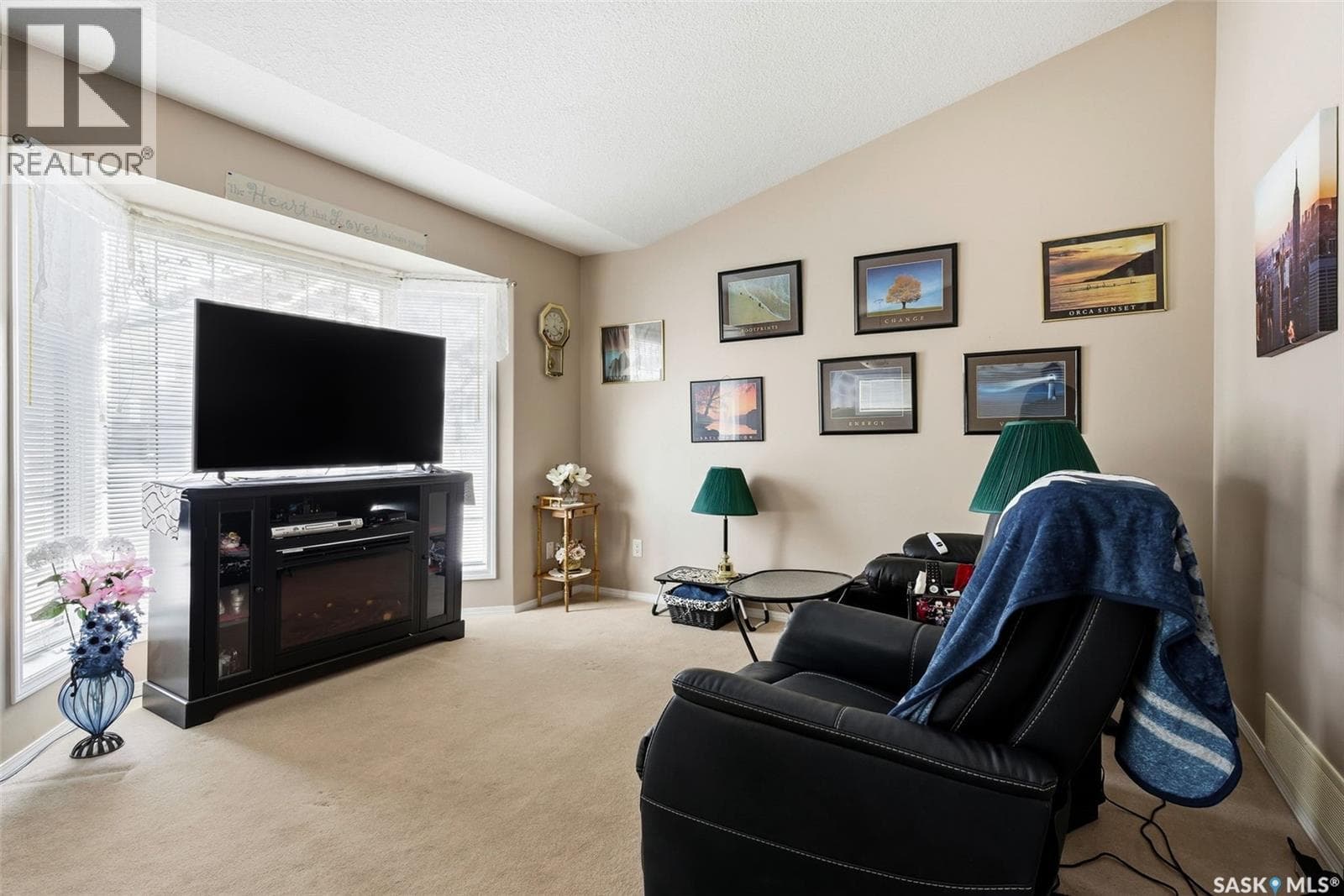 1007 NORTH CYPRESS WAY — photo 4