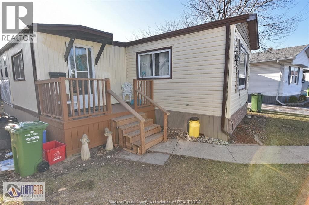 372 REGENT COURT, Windsor — photo 4
