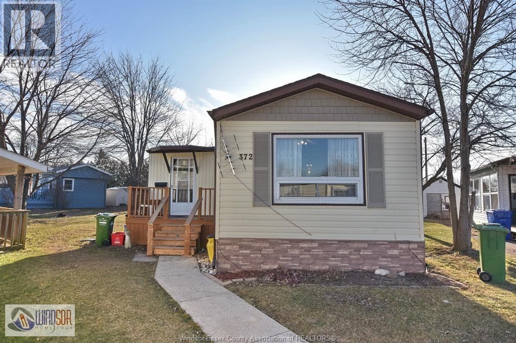 372 REGENT COURT, Windsor — photo 3