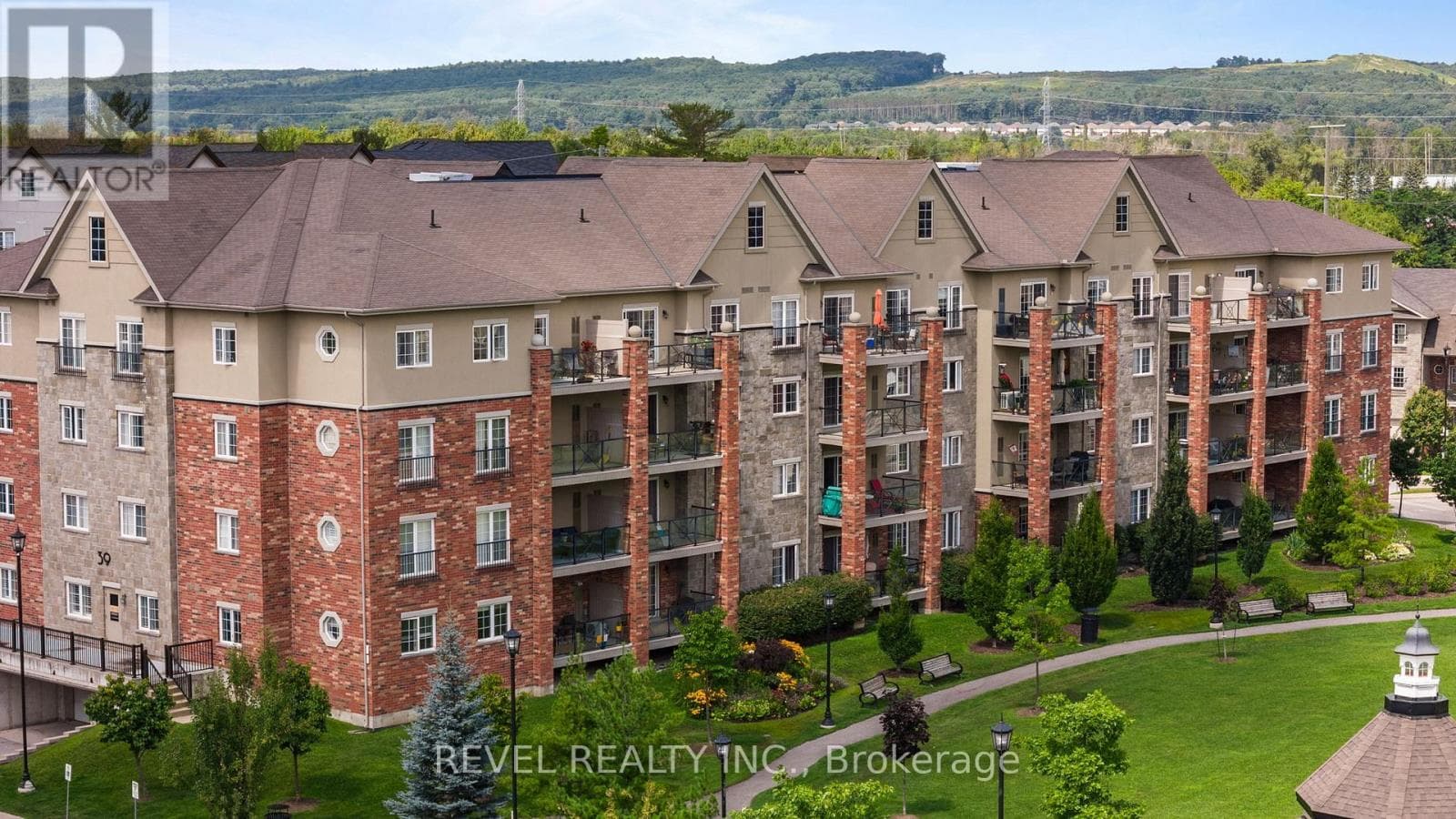 39 FERNDALE DRIVE SOUTH UNIT 106 in 