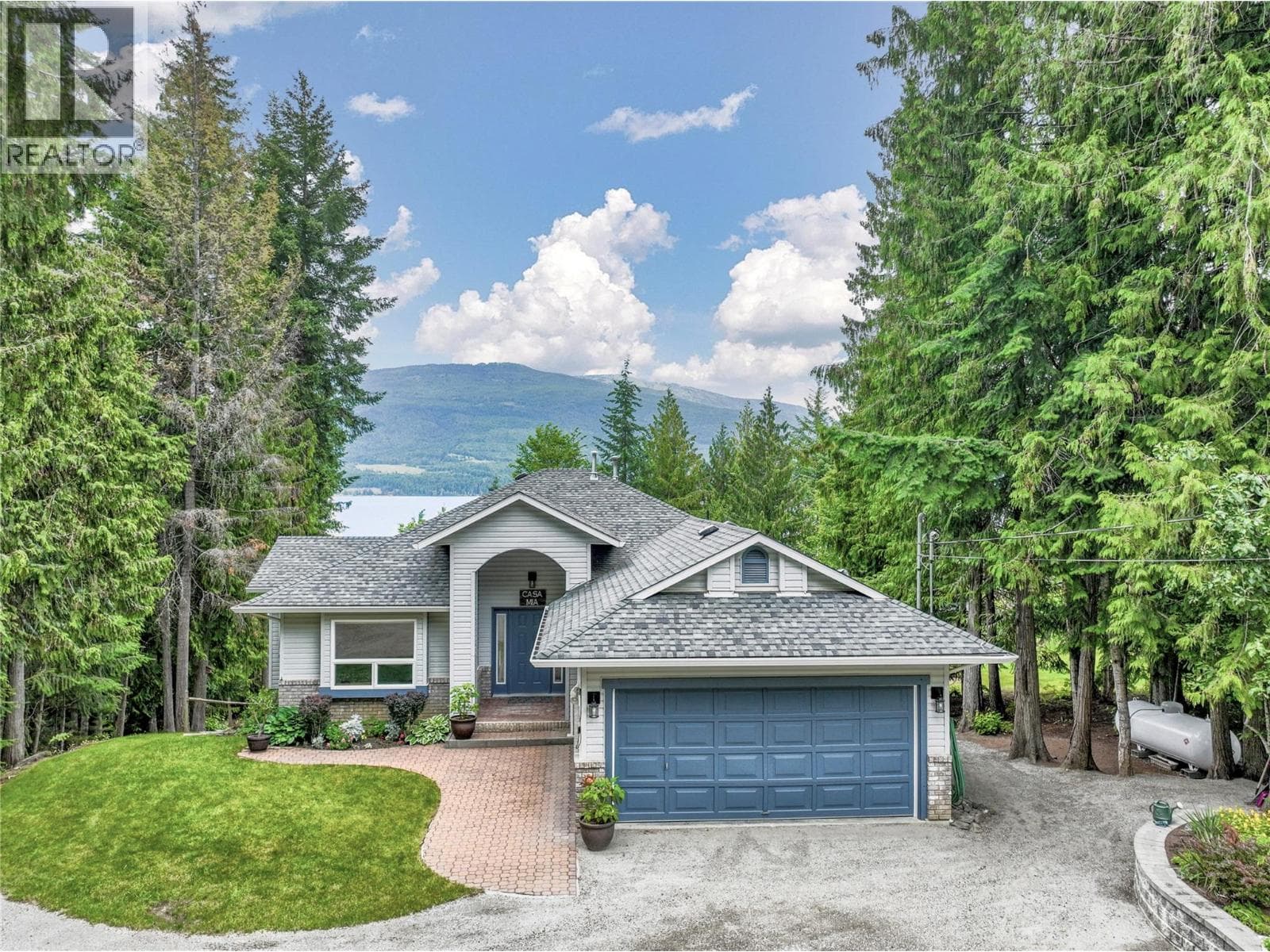 4283 EAGLE BAIE ROAD, Interior REALTORS® — photo 3