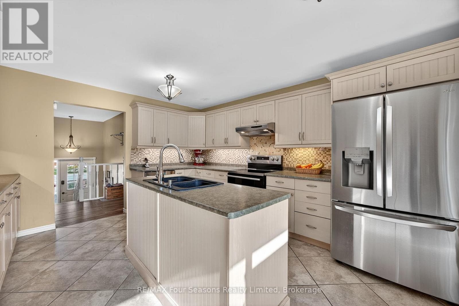 7 BATTEAUX ROAD — photo 2
