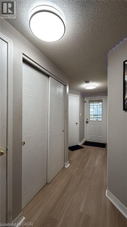 419 DOWNSVIEW PLAZA — photo 4