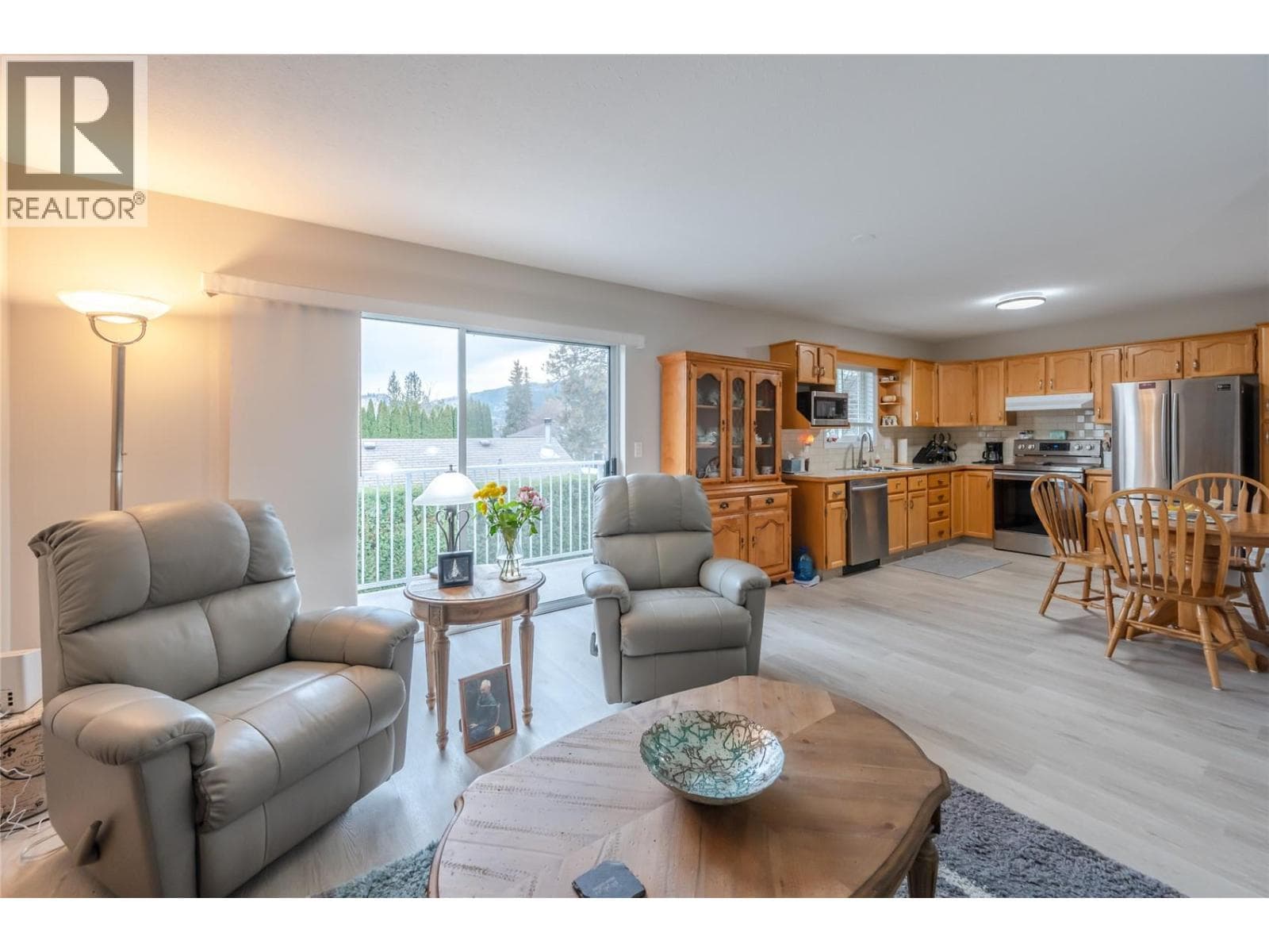 14615 VICTORIA ROAD NORTH UNIT 3 — photo 3