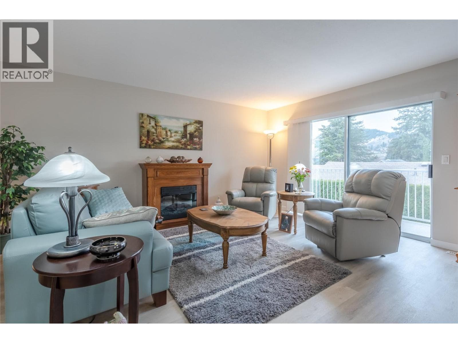 14615 VICTORIA ROAD NORTH UNIT 3 — photo 4