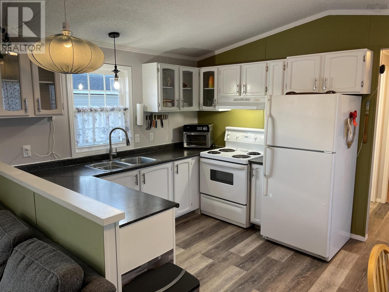 21 ANDYS AVENUE — photo 4
