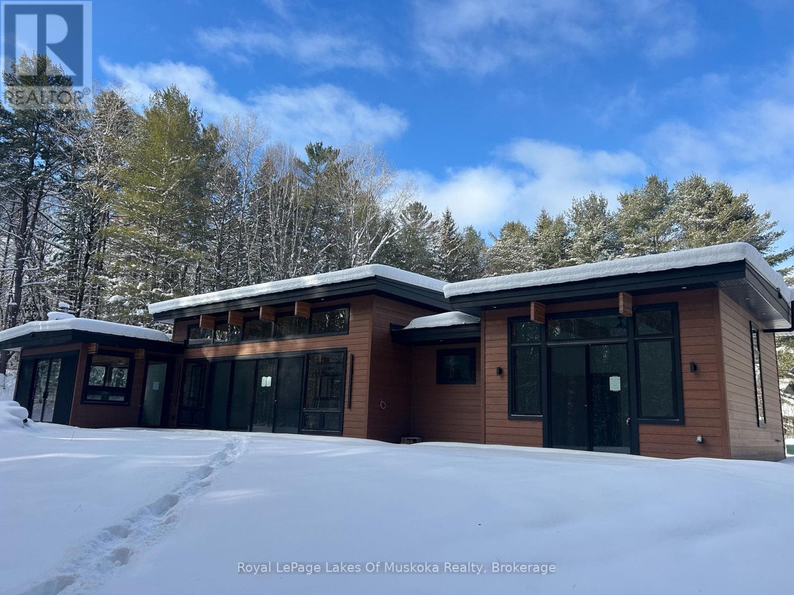 286 CLEARWATER LAKE ROAD — photo 2