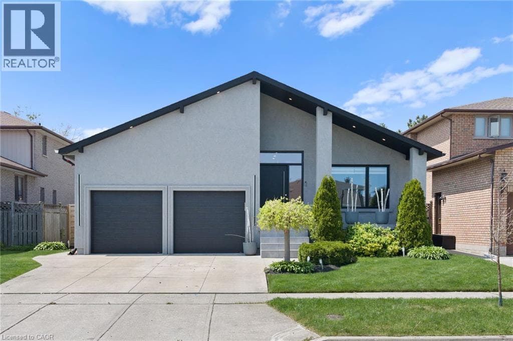 17 CLEARVIEW DRIVE in Dewitt