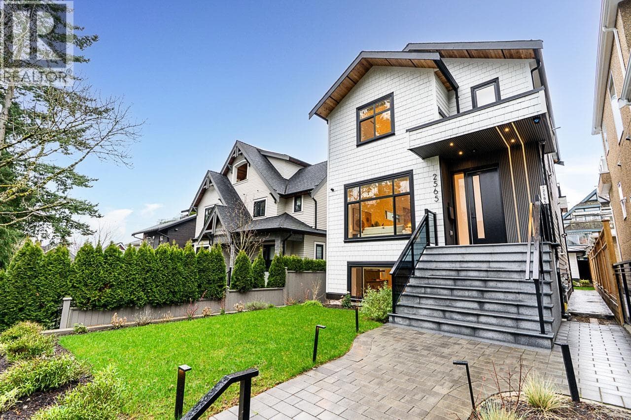 2565 WEST 2ND AVENUE in Kitsilano