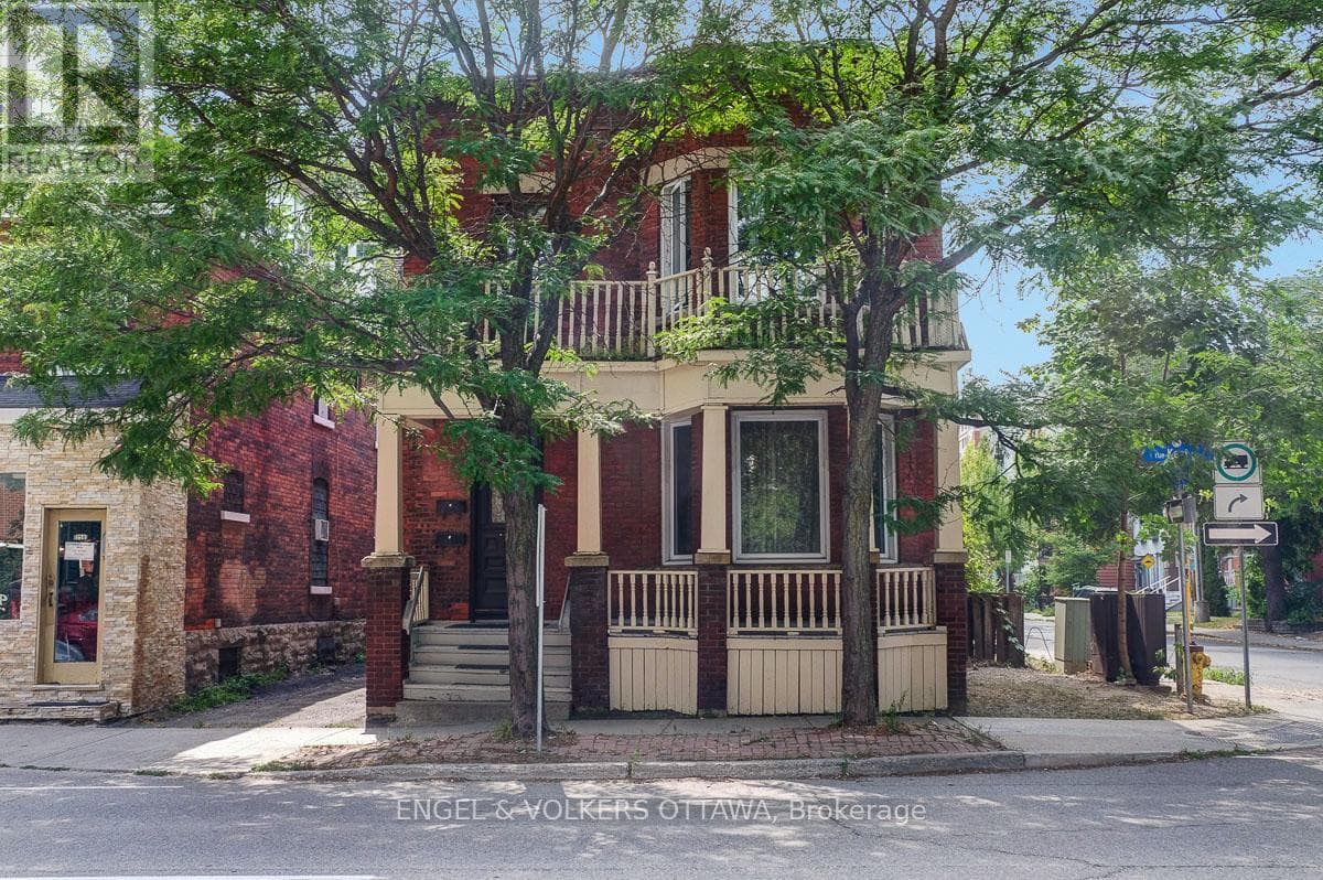 256 KENT STREET in CENTRETOWN