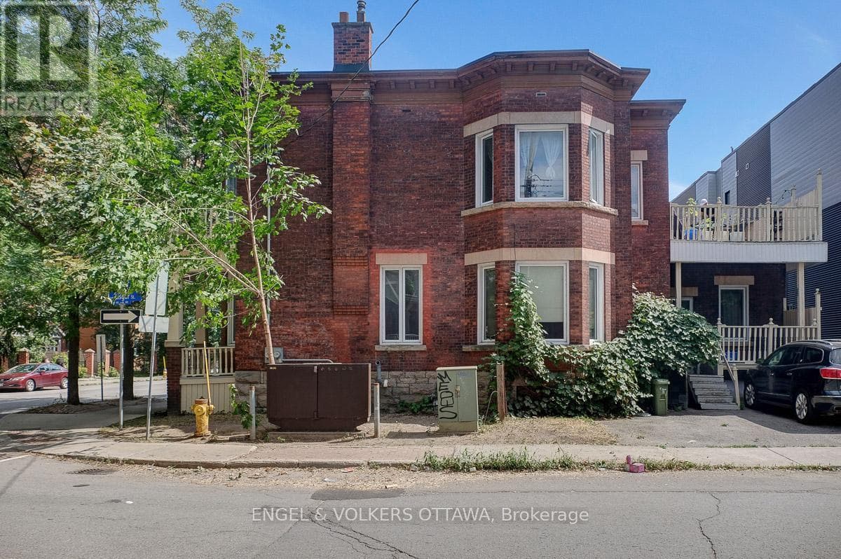 256 KENT STREET, Ottawa — photo 2